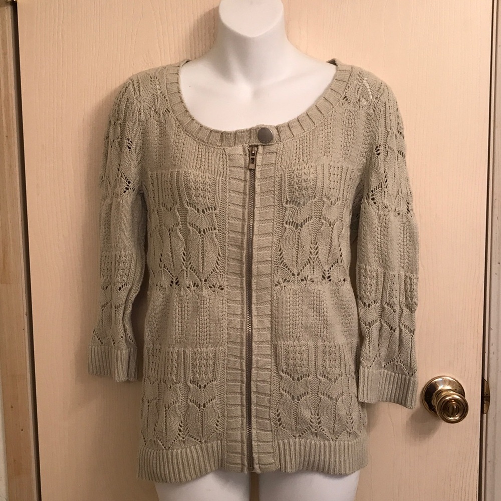DKNY Gray Crew Neck Sweater with Cable Knit Design